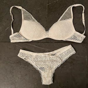 Intimissimi Matching Bra and Panty Set